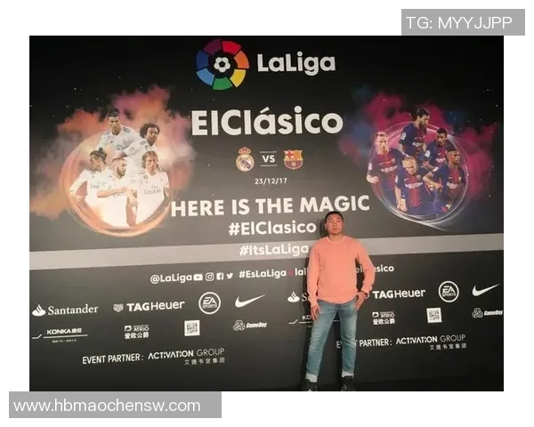 职业足球明星在街头打野球的趣味与挑战揭秘