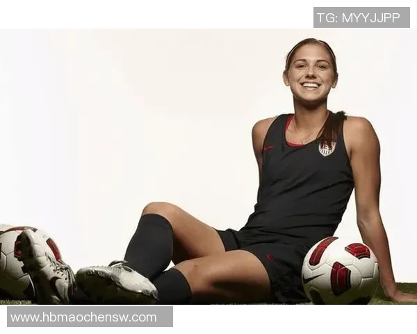 足球明星与女友甜蜜合影展现爱情与运动的完美结合 足球明星与女友甜蜜合影展现爱情与运动的完美结合