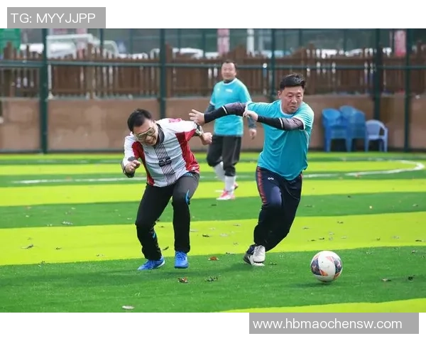 足球明星齐聚赤峰激情对决引爆城市热情与梦想 足球明星齐聚赤峰激情对决引爆城市热情与梦想