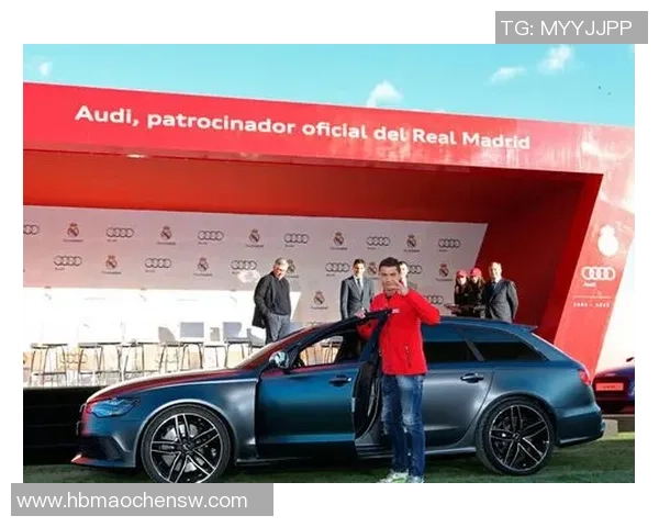 足球明星驾驶奥迪进行训练展现高超技艺与豪华车的完美结合 足球明星驾驶奥迪进行训练展现高超技艺与豪华车的完美结合